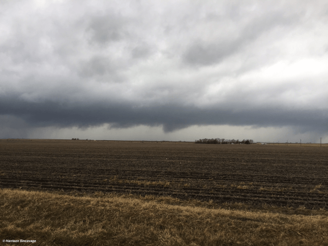 Squall Line and Rare Tornadoes in Kansas on Christmas Day